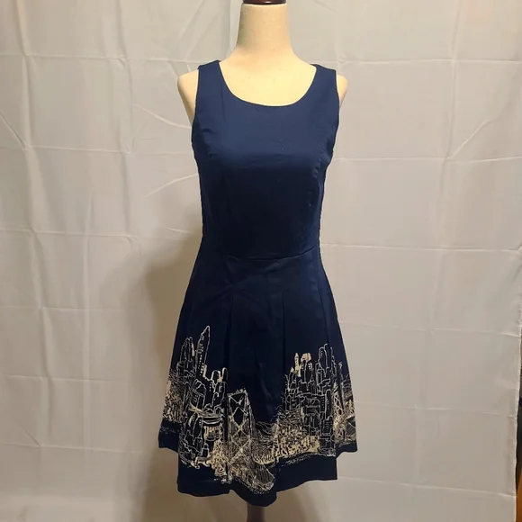 Tommy Hilfiger Navy Blue Sleeveless Skyline dress size 2 Tommy Hilfiger Navy Blue Sleeveless Skyline dress size 2